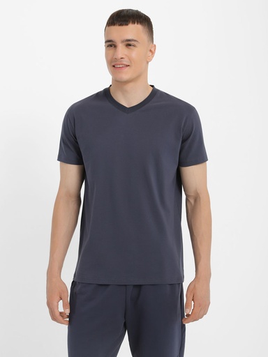 V-neck T-shirt