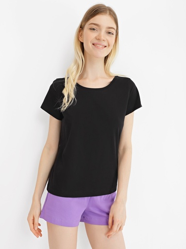 T-shirt with round collar